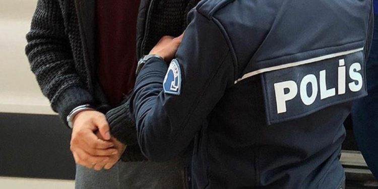 Uyuşturucu soruşturmasında 2 kişi hakkında yakalama kararı