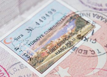 Yurt dışına çıkış harcı ve Özel İletişim Vergisi’ne zam