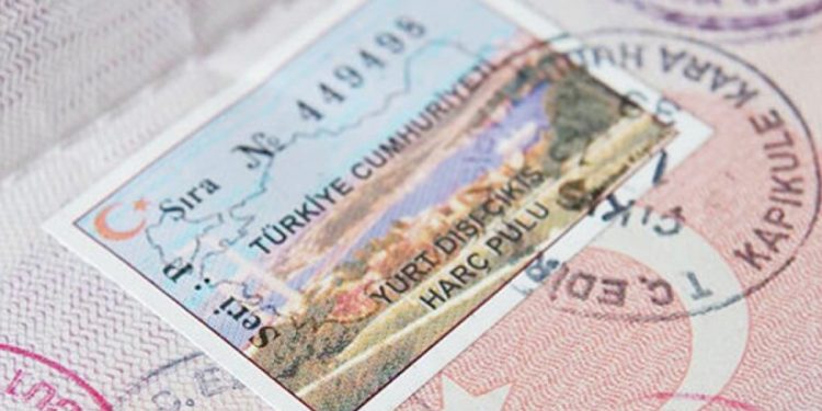 Yurt dışına çıkış harcı ve Özel İletişim Vergisi’ne zam