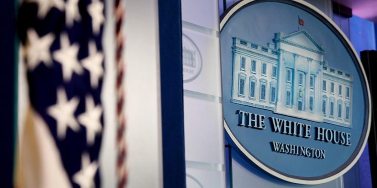 “Trump İran’a karşı askeri seçeneği kullanmaktan korkmuyor”