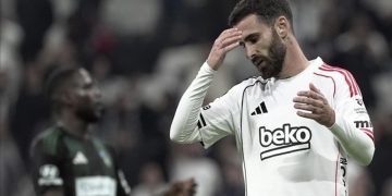 Beşiktaş, Rafa Silva’nın ayrılığını KAP’a bildirdi