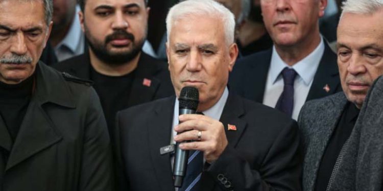 Bursa’da Başkan Bozbey’e saldırı girişimi: Serbest bırakıldılar
