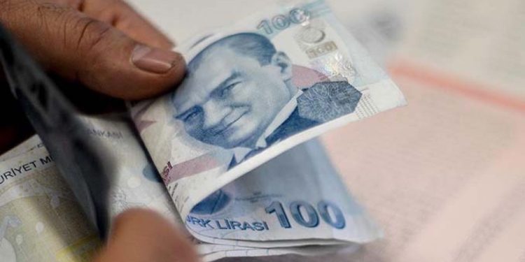 En düşük emekli maaşı komisyondan geçti