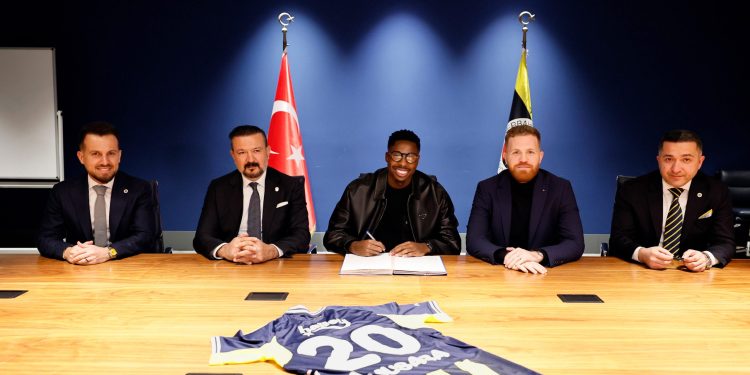 Fenerbahçe, Musaba’yı kadrosuna kattı