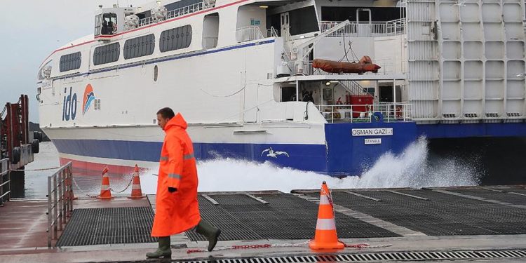 İDO ve BUDO seferleri şiddetli lodos yüzünden iptal edildi