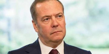 Medvedev’den ABD’ye mesaj: Rusya ile oyun oynama