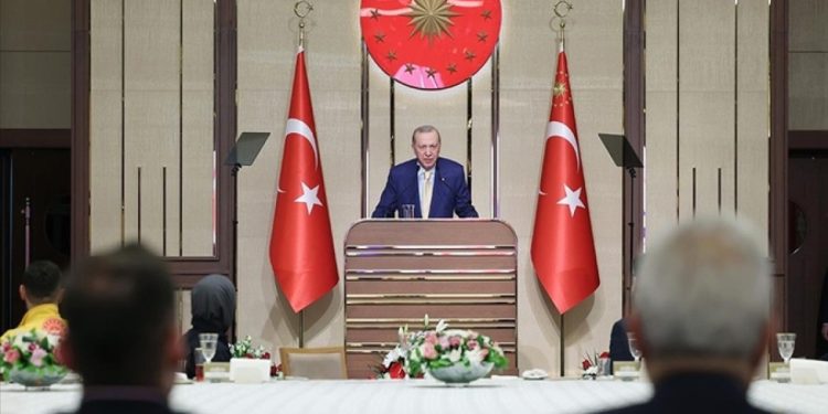 Erdoğan: İsrail, Gazze’ye yardım girişini engelliyor