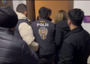 Forex dolandırıcılarına operasyon! 17 kişi yakalandı