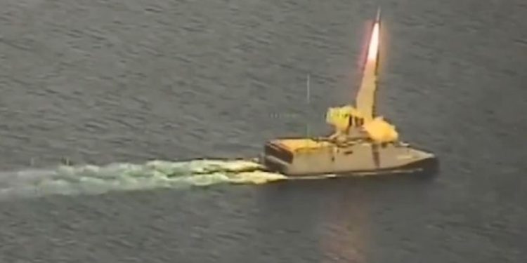 İran, Hürmüz Boğazı’nda Seyyad 3-G’yi ilk kez denedi