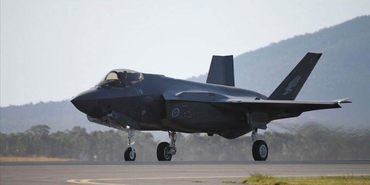 İsrail: F-35’imiz Tahran semalarında İran jeti düşürdü