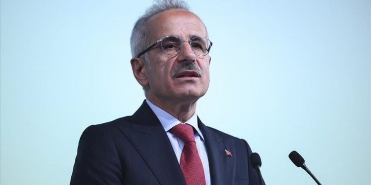 Uraloğlu: Hürmüz’de 15 Türk gemisi bekliyor